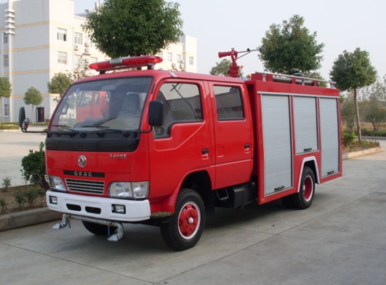 東風(fēng)銳鈴水罐消防車(chē)(1.8噸)